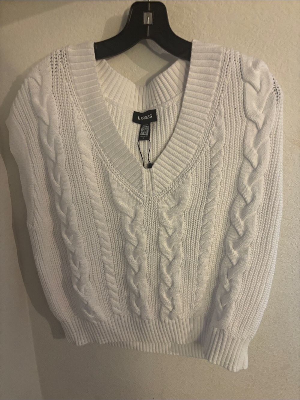 Express White Cable Knit V-Neck Sweater Top
